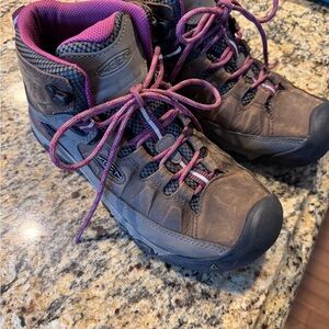 KEEN Targhee III Mid Waterproof Hiking Boots for Ladies